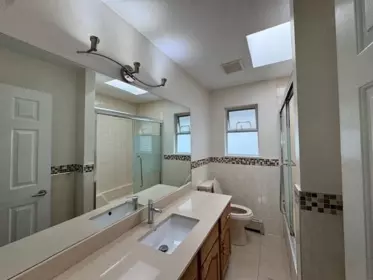 Primary Bathroom Photo of 1266 E 63rd Avenue, Vancouver, BC