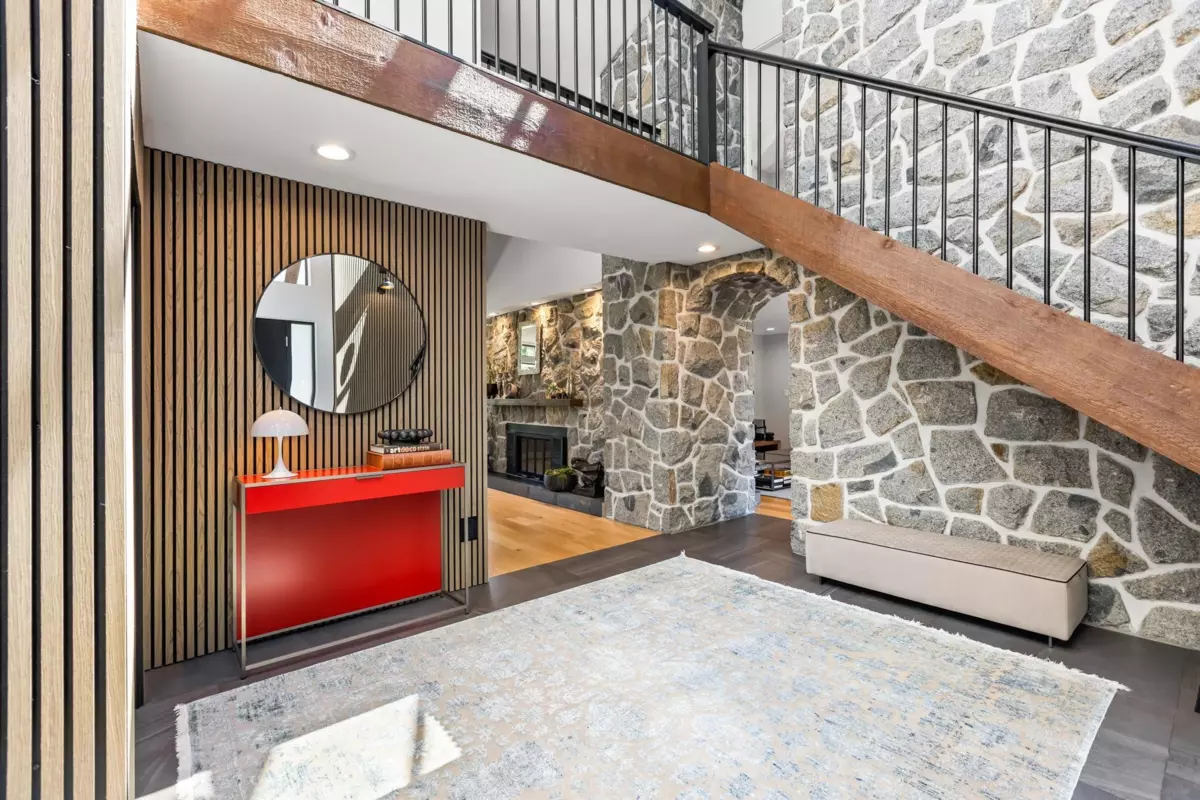 Living Room Photo of 5132 Alderfeild Place, West Vancouver, BC