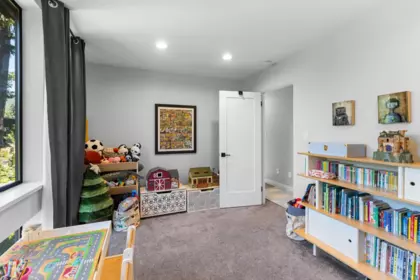 Hallway Photo of 5132 Alderfeild Place, West Vancouver, BC