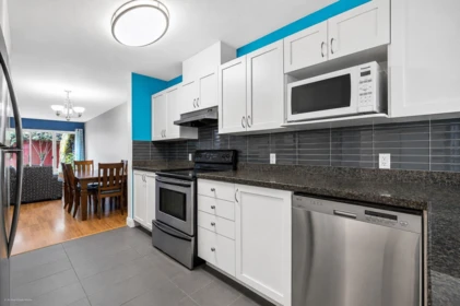 Kitchen Island Photo of 3 20985 Camwood Avenue, Maple Ridge, BC