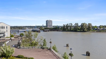 Garden / Landscaping Photo of 312 6 Renaissance Square, New Westminster, BC