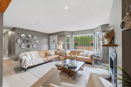 Breakfast Nook Photo of 16106 16 Avenue, Surrey, BC