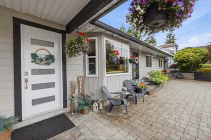 Kitchen Photo of 16106 16 Avenue, Surrey, BC