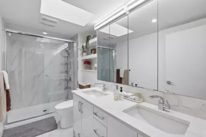 Mudroom Photo of 16106 16 Avenue, Surrey, BC