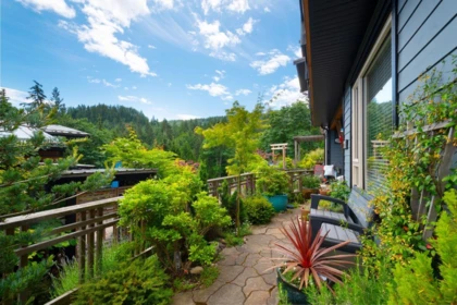 Walk-In Closet Photo of 207 726A Belterra Road, Bowen Island, BC