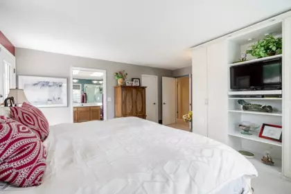 Hallway Photo of 3892 155 Street, Surrey, BC