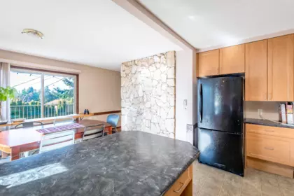 Primary Bathroom Photo of 4902 Laurel Avenue, Sechelt, BC
