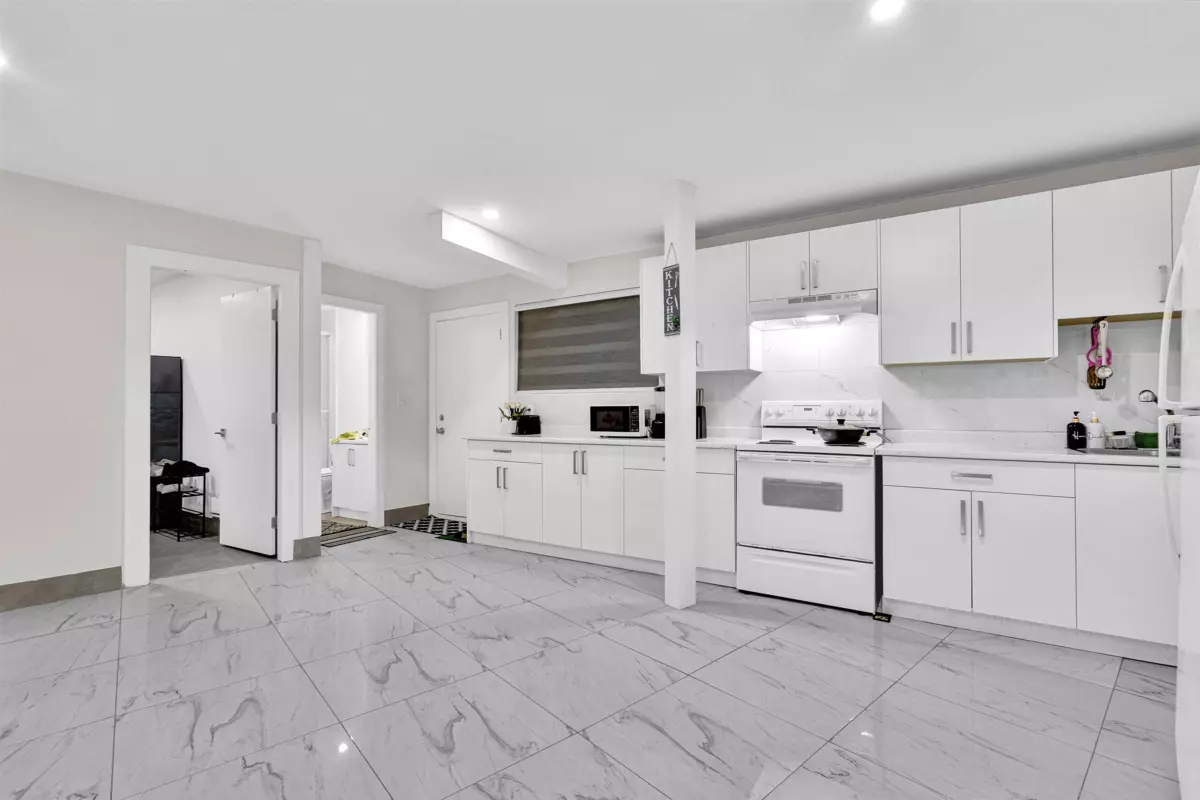 Family Room Photo of 12943 112 Avenue, Surrey, BC
