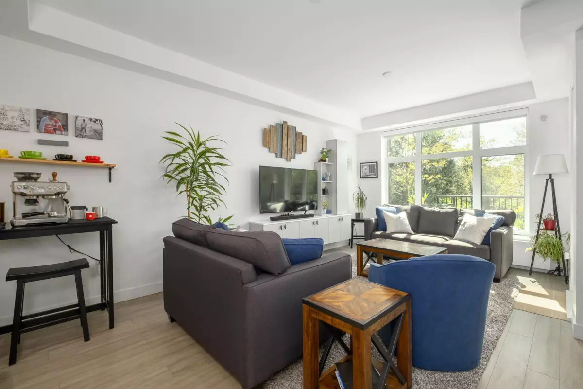 Living Room Photo of 111 747 E 3rd Street, North Vancouver, BC