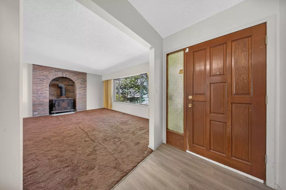 Family Room Photo of 10730 Mcdonald Road, Chilliwack, BC