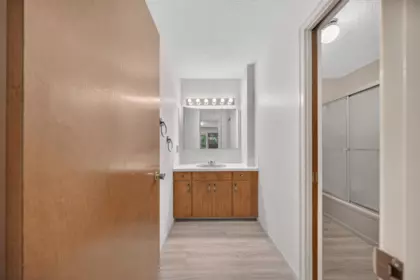 Powder Room Photo of 10730 Mcdonald Road, Chilliwack, BC