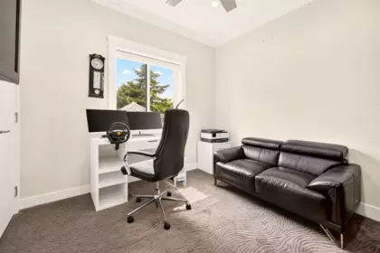 Hallway Photo of 5886 Sherbrooke Street, Vancouver, BC