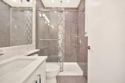 Office / Den Photo of 5886 Sherbrooke Street, Vancouver, BC