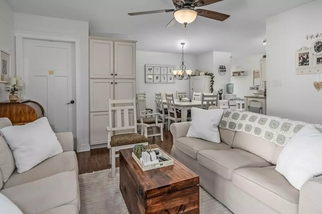 Dining Area Photo of 3553 Monashee Street, Abbotsford, BC