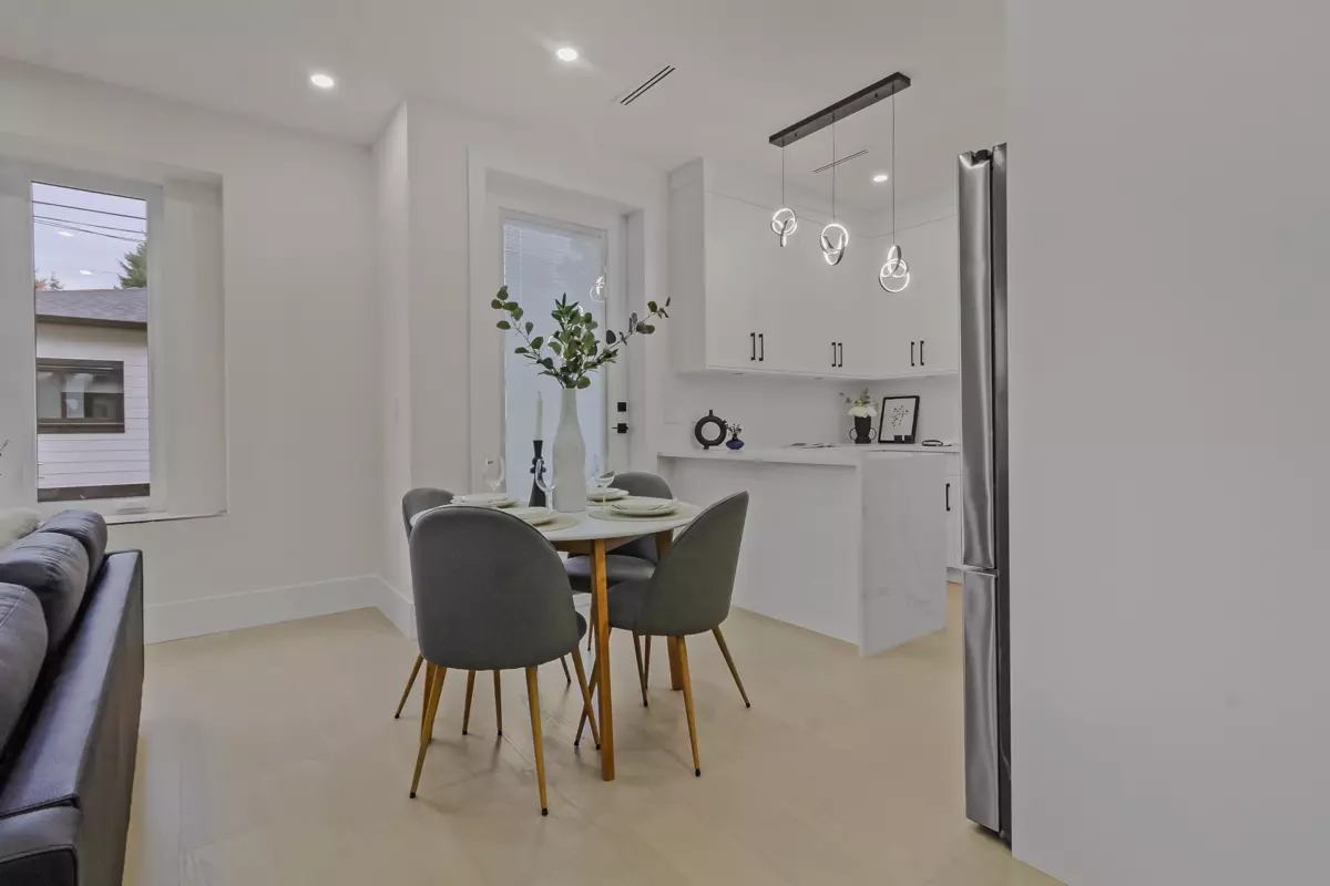 Dining Area Photo of 583 E 60th Avenue, Vancouver, BC