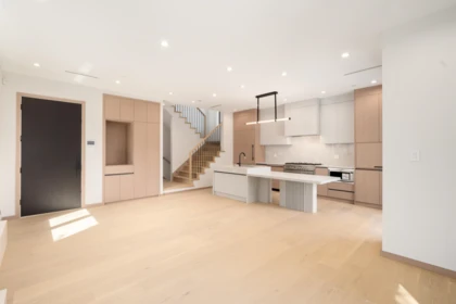 2 1448 E 30th Avenue, Vancouver, BC, Vancouver — Half Duplex for sale