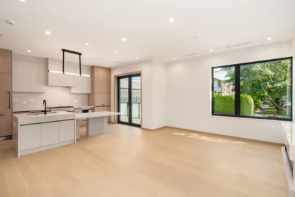 Kitchen Photo of 2 1448 E 30th Avenue, Vancouver, BC