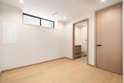 Laundry Room Photo of 2 1448 E 30th Avenue, Vancouver, BC