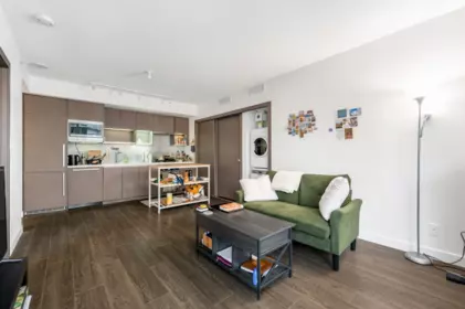 Kitchen Photo of 1517 68 Smithe Street, Vancouver, BC