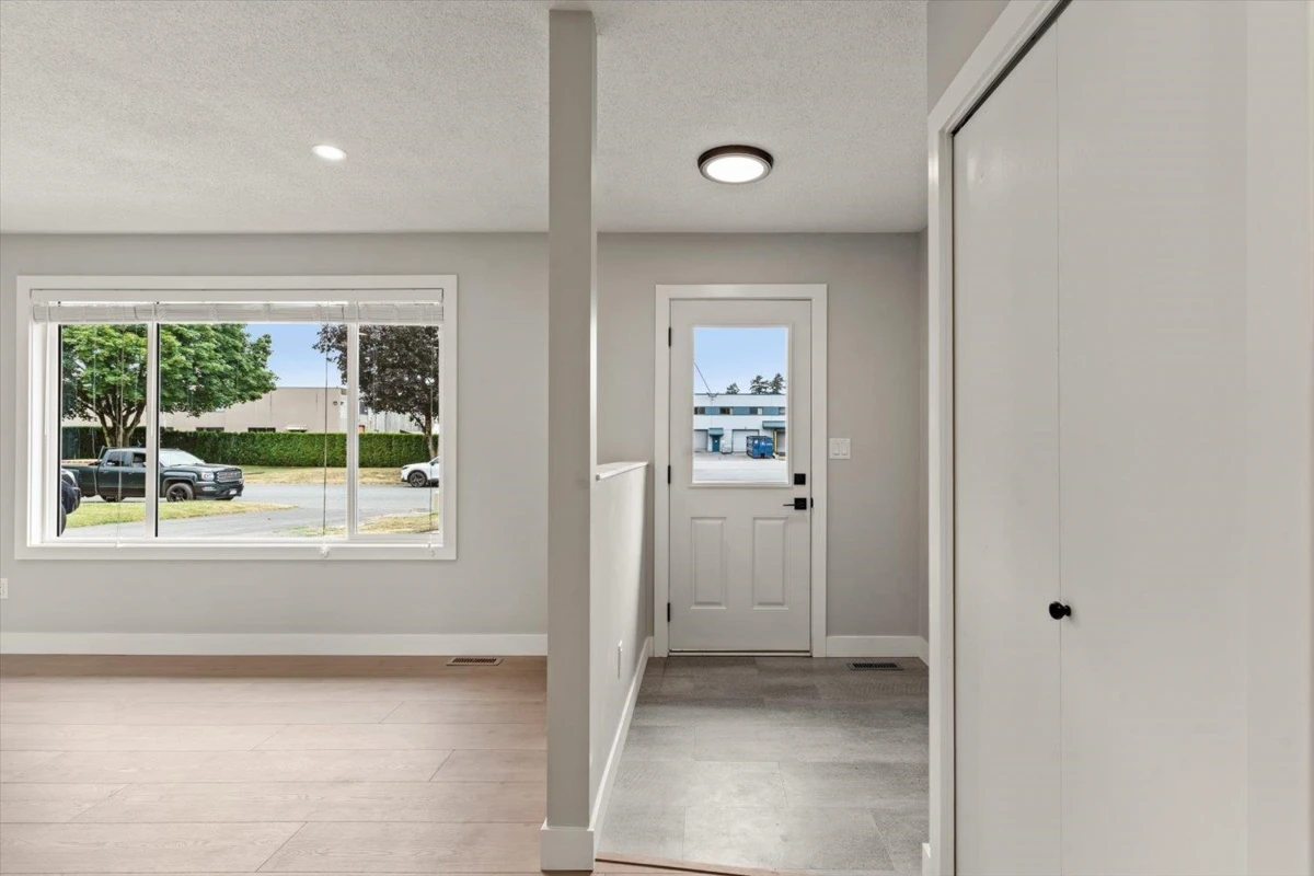 Dining Area Photo of 8900 Charles Street, Chilliwack, BC