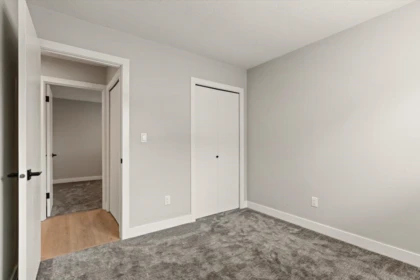 Entry Foyer Photo of 8900 Charles Street, Chilliwack, BC