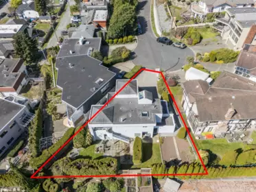 15662 Semiahmoo Avenue, White Rock, BC, White Rock — Single Family Residence for sale