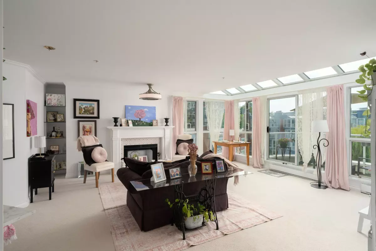 Dining Area Photo of 405 1502 Island Park Walk, Vancouver, BC