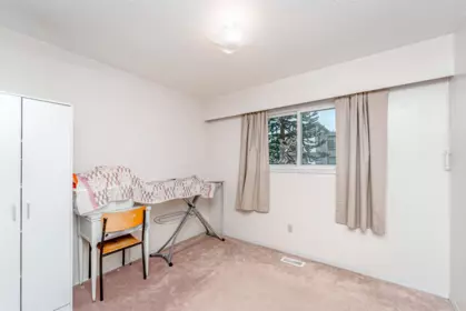Hallway Photo of 2104 Bakerview Street, Abbotsford, BC