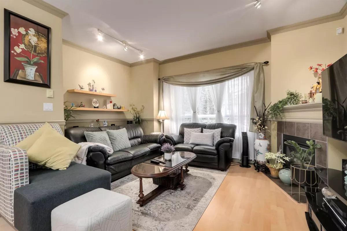 Family Room Photo of 22 9288 Keefer Avenue, Richmond, BC