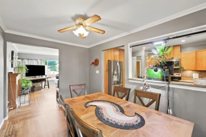 Kitchen Island Photo of 10014 127b Street, Surrey, BC