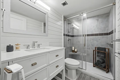 Loft / Bonus Room Photo of 802 1745 Esquimalt Avenue, West Vancouver, BC