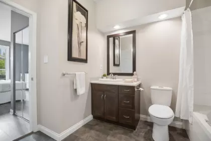 Entry Foyer Photo of 418 2995 Princess Crescent, Coquitlam, BC