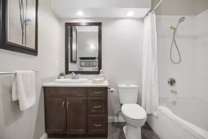 Hallway Photo of 418 2995 Princess Crescent, Coquitlam, BC