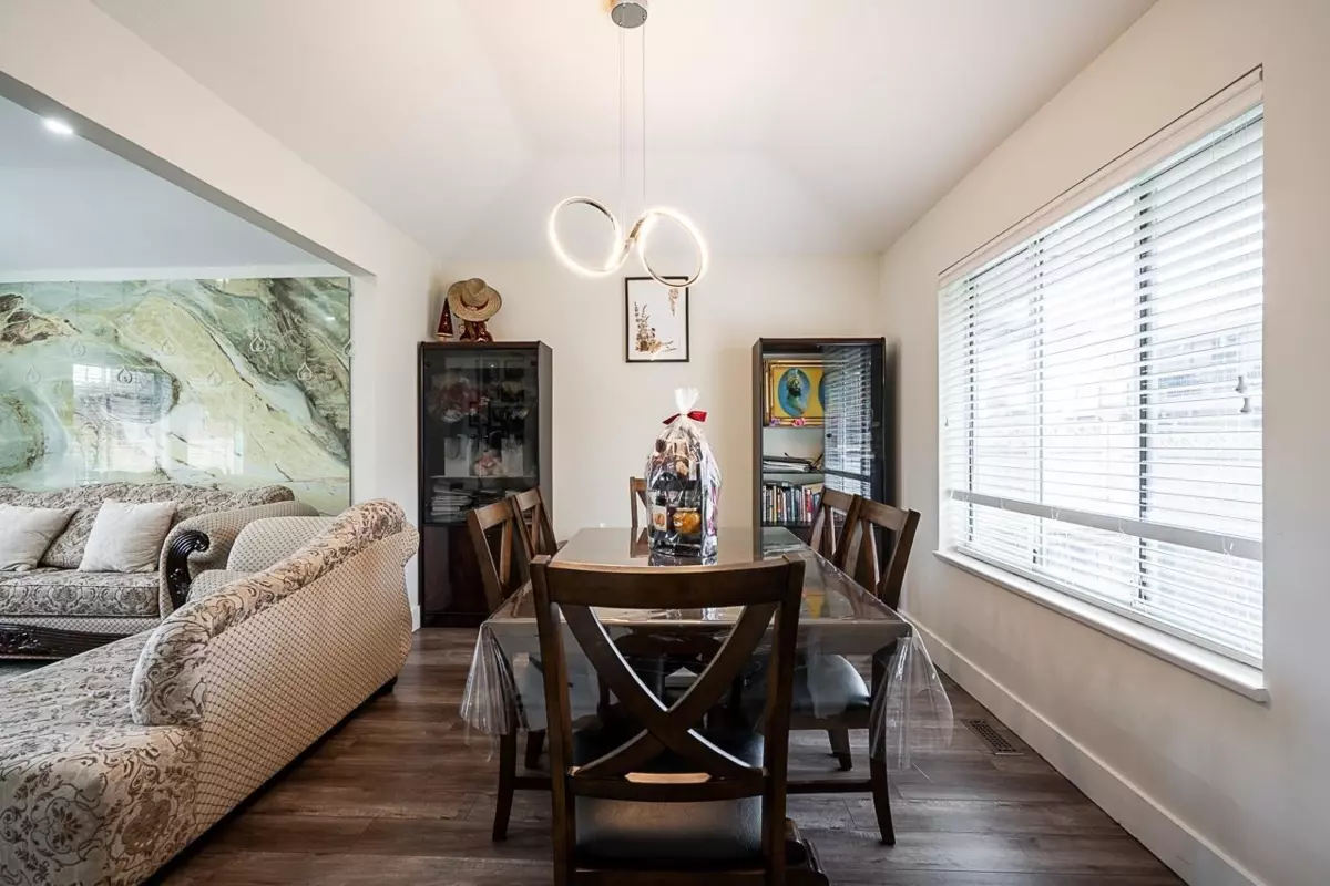 Dining Area Photo of 6655 123a Street, Surrey, BC