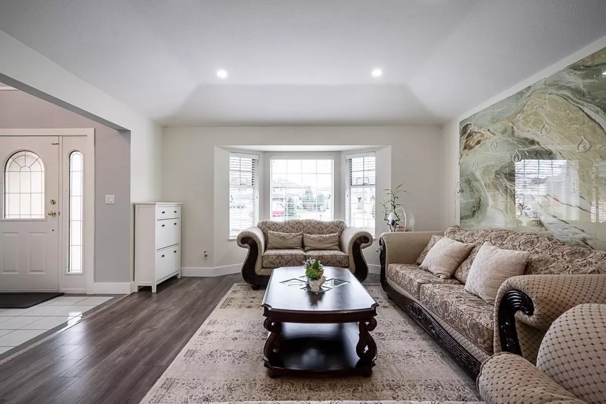 Family Room Photo of 6655 123a Street, Surrey, BC