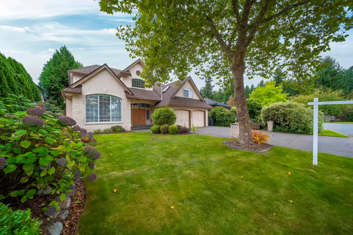 Living Room Photo of 14872 25a Avenue, Surrey, BC