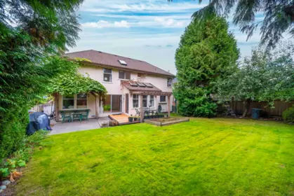 Breakfast Nook Photo of 14872 25a Avenue, Surrey, BC