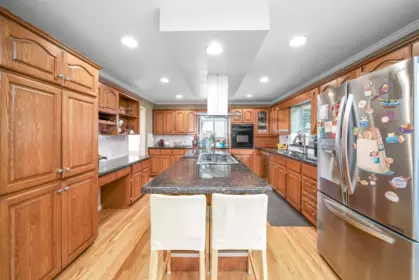 Garage Interior Photo of 14872 25a Avenue, Surrey, BC