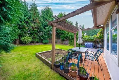 Kitchen Photo of 14872 25a Avenue, Surrey, BC
