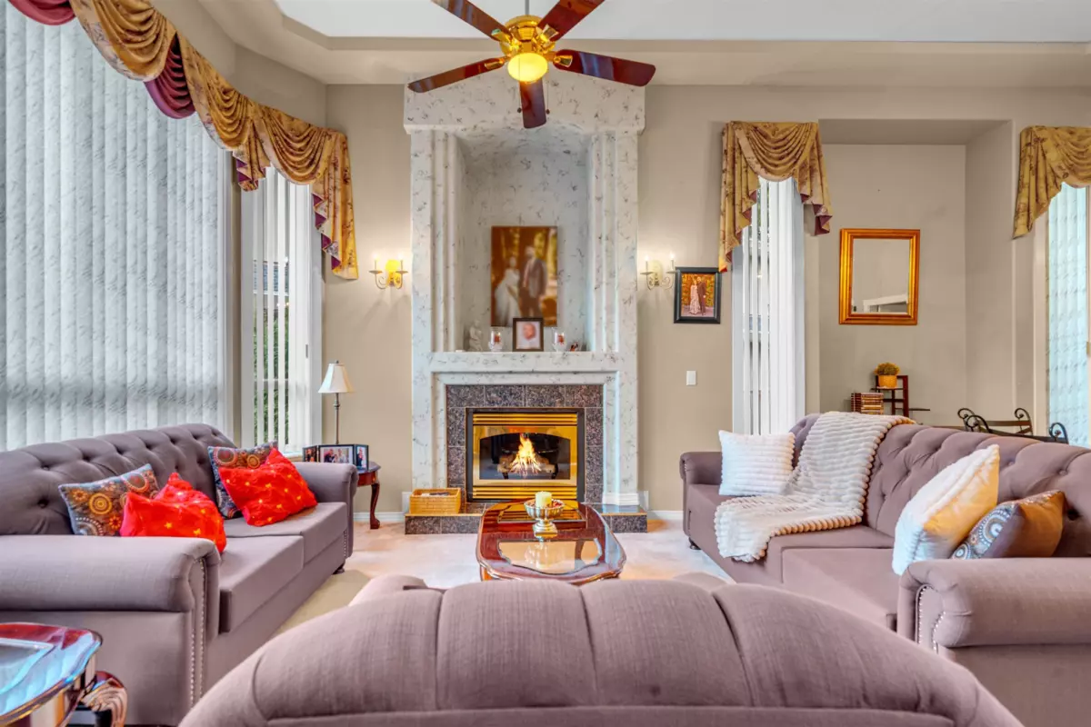 Family Room Photo of 15878 99a Avenue, Surrey, BC