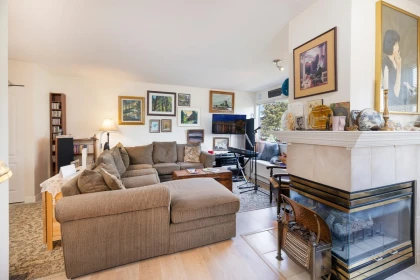 304 3183 Esmond Avenue, Burnaby, BC, Burnaby — Apartment/Condo for sale