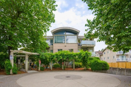 8 33682 Marshall Road, Abbotsford, BC, Abbotsford — Apartment/Condo for sale