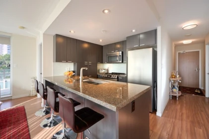 805 2232 Douglas Road, Burnaby, BC, Burnaby — Apartment/Condo for sale