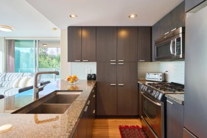 805 2232 Douglas Road, Burnaby, BC, Burnaby — Apartment/Condo for sale