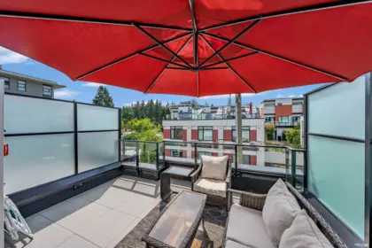 Front Yard Photo of 23 526 W 28th Avenue, Vancouver, BC