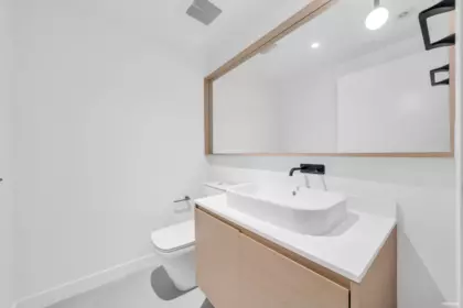 Guest Bathroom Photo of 23 526 W 28th Avenue, Vancouver, BC