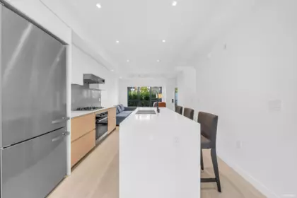 Kitchen Island Photo of 23 526 W 28th Avenue, Vancouver, BC