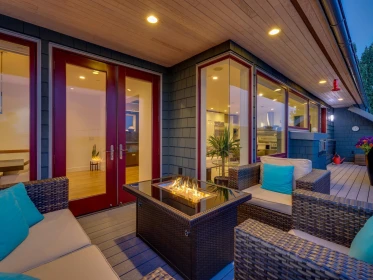 Hot Tub / Spa Photo of 942 Keil Street, White Rock, BC
