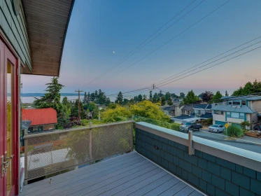 Loft / Bonus Room Photo of 942 Keil Street, White Rock, BC