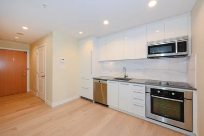 607 5728 Berton Avenue, Vancouver, BC, Vancouver — Apartment/Condo for sale